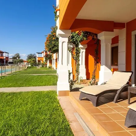 Poolside Paradise Townhouse, Apartment *
