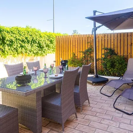 Apartment Poolside Paradise Townhouse,