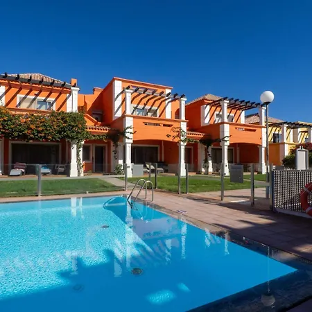 Διαμέρισμα Poolside Paradise Townhouse, *