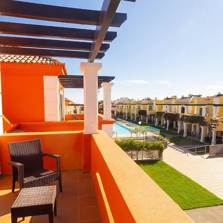 Poolside Paradise Townhouse, Apartmán Luz de Tavira